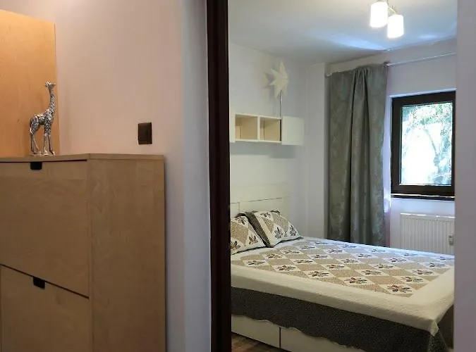 Thomas' Place -100m Parc Si Metrou Tineretului בוקרשט