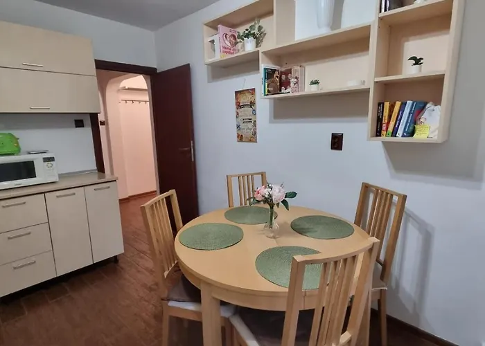 Thomas' Place -100m Parc Si Metrou Tineretului * בוקרשט