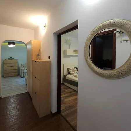Thomas' Place -100m Parc Si Metrou Tineretului Bükreş