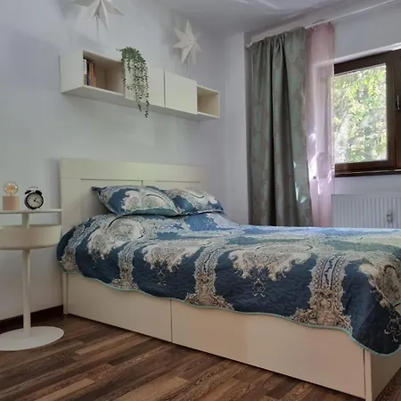 Thomas' Place -100m Parc Si Metrou Tineretului Bükreş